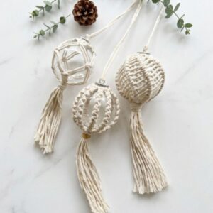 DIY Macramé Glitter kerstballen 3 ontwerpen